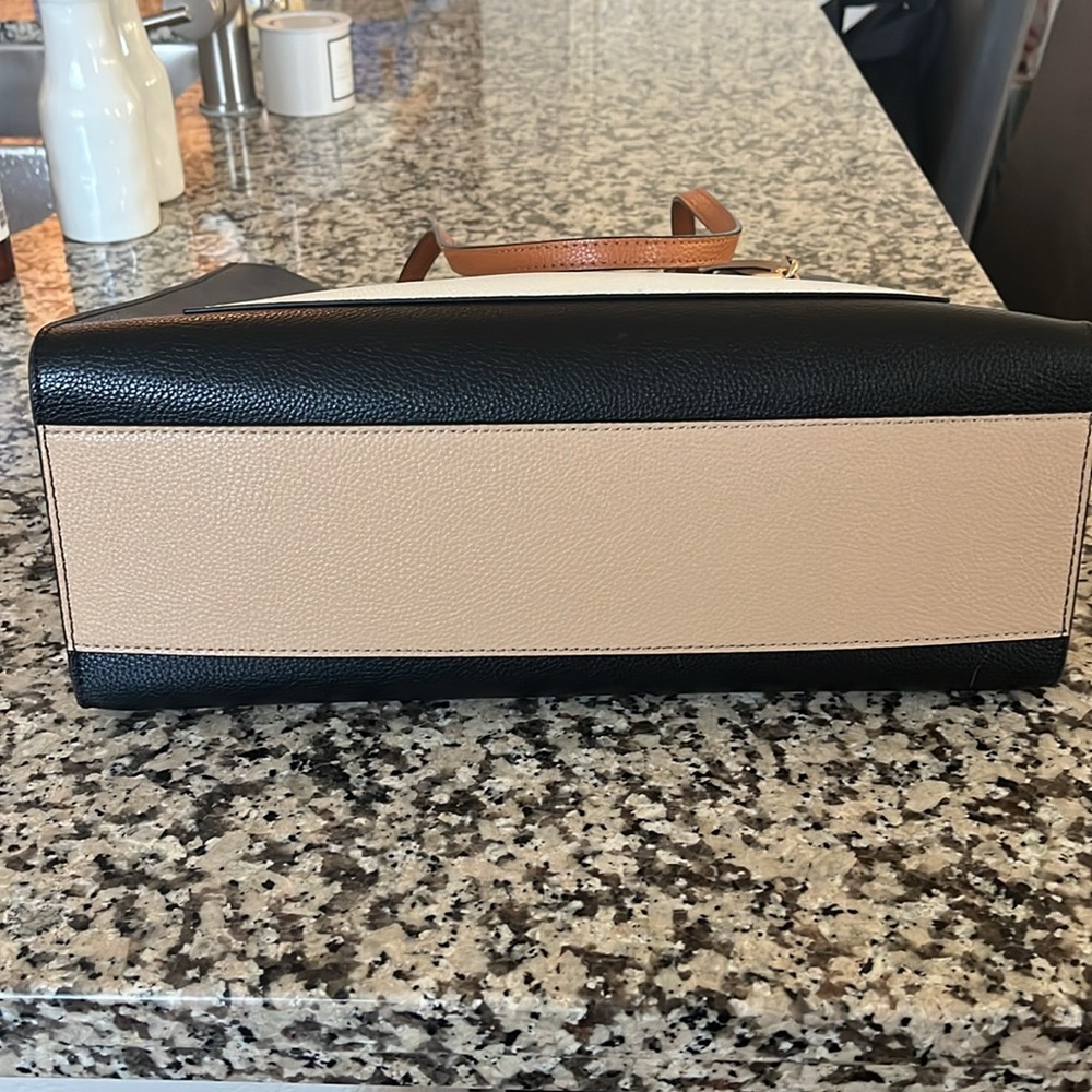 Marc Jacobs Black, Tan and Cream Bag - Picture 11 of 16